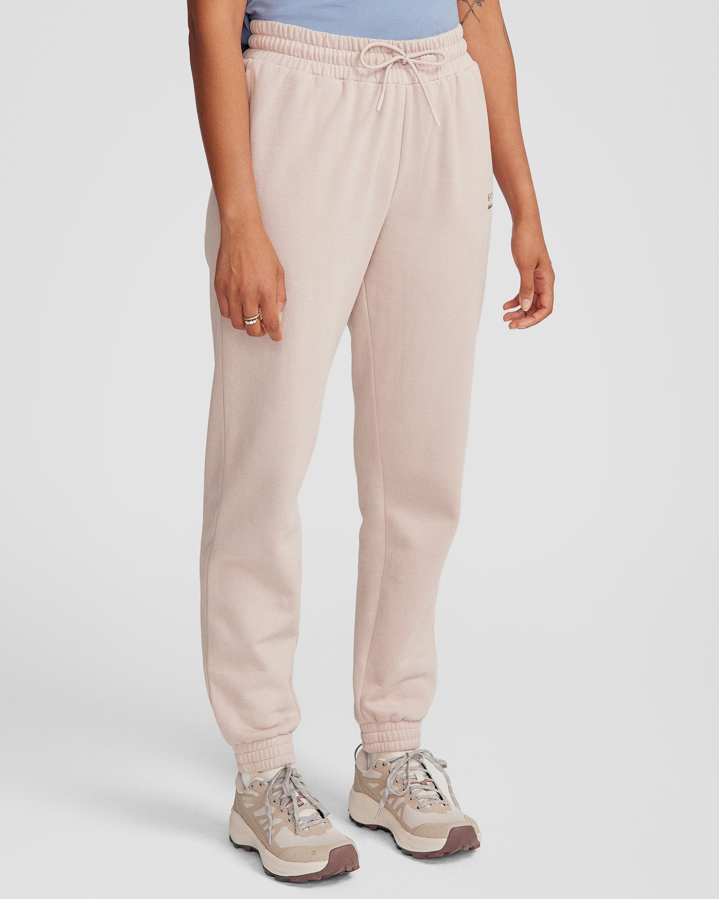 b1448_or1_womens_heritage_relaxed_joggers_neutral_m_c_1745458768000