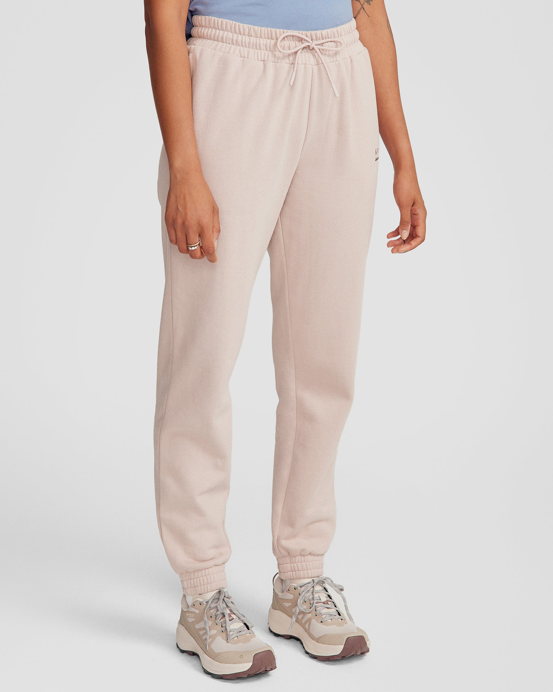 b1448_or1_womens_heritage_relaxed_joggers_neutral_m_c_1745458768000