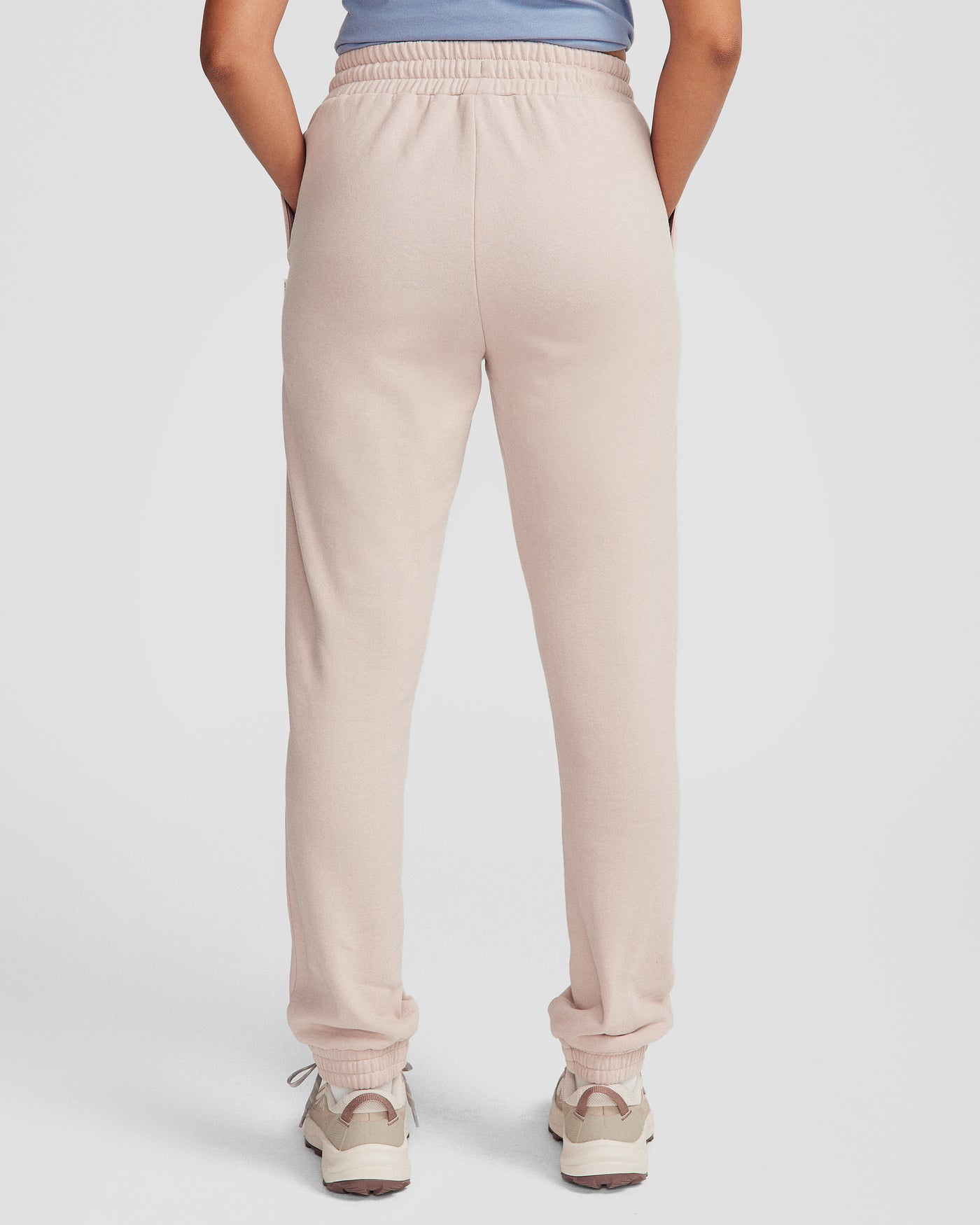 b1448_or1_womens_heritage_relaxed_joggers_neutral_m_e_1745458768000