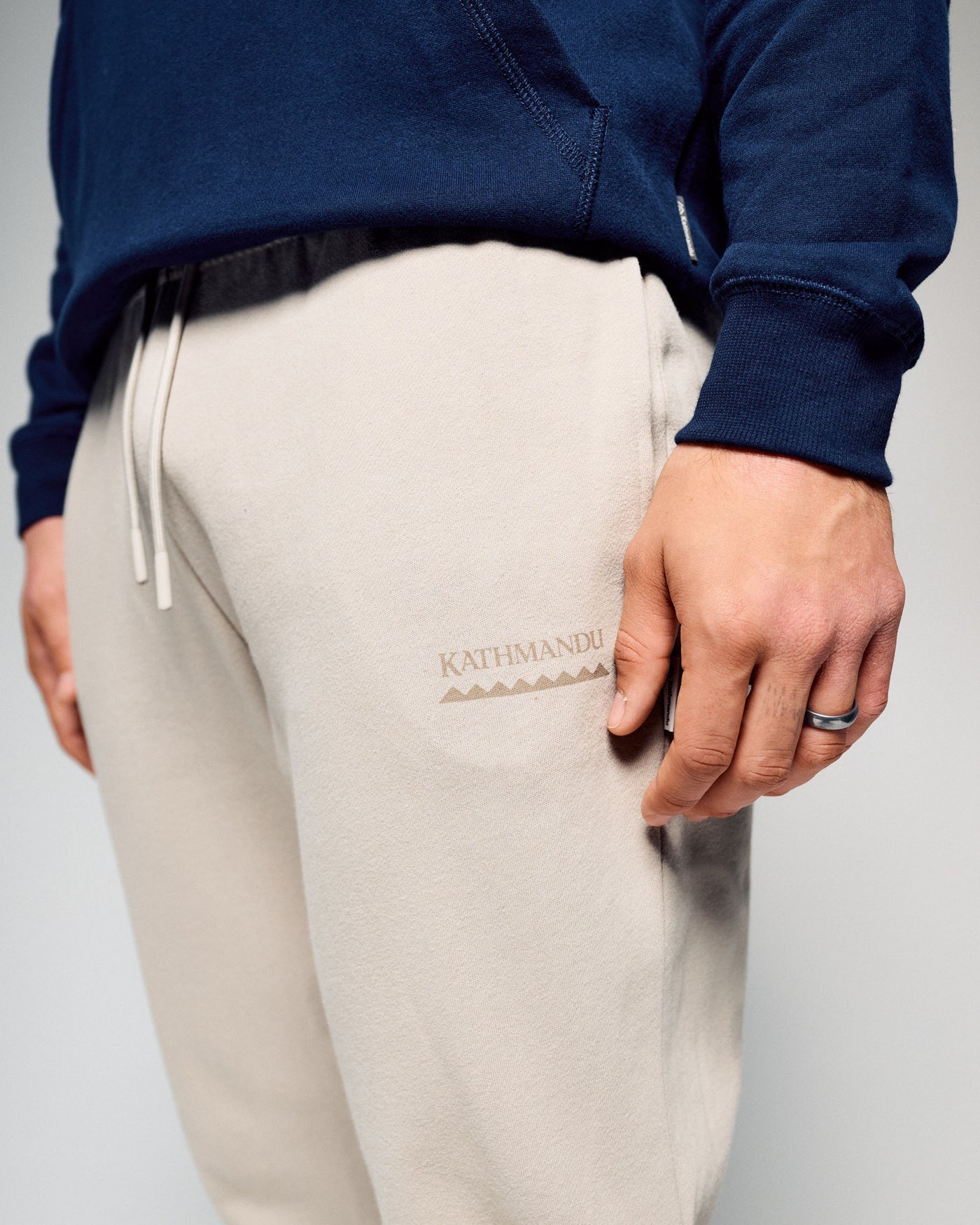 b1449_or8_mens_heritage_joggers_d_1775617026000
