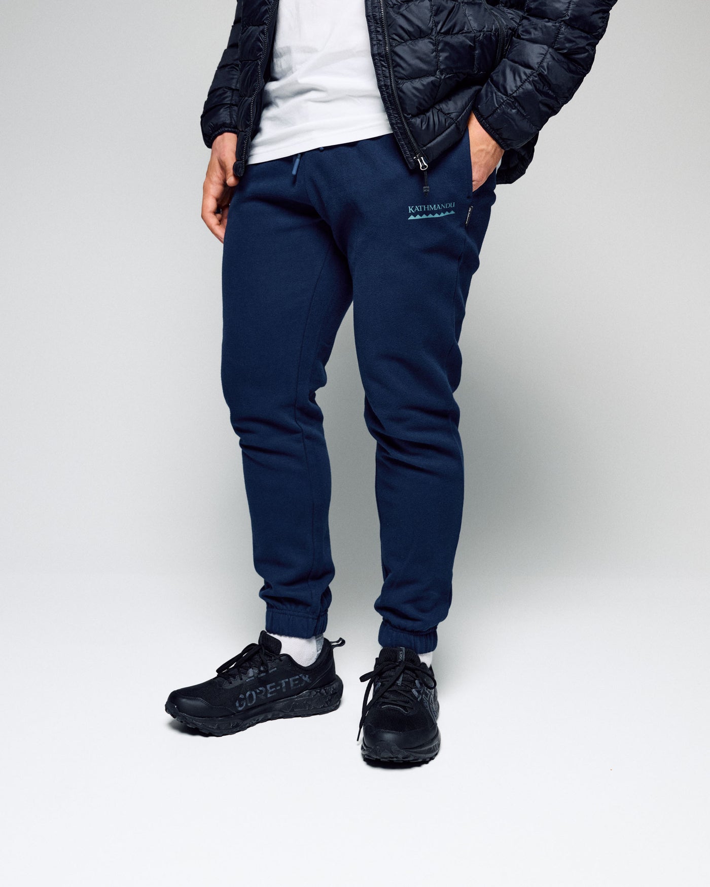 b1449_ou3_mens_heritage_joggers_a_1775615853000
