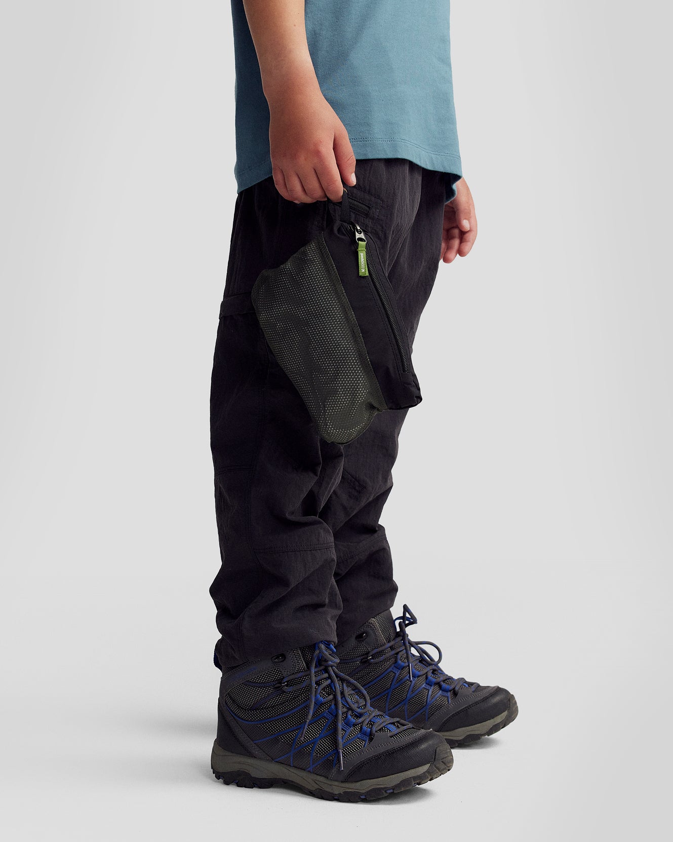 b1503_902_kids_trailhead_stretch_2_5l_rain_jacket_f_1754352378000