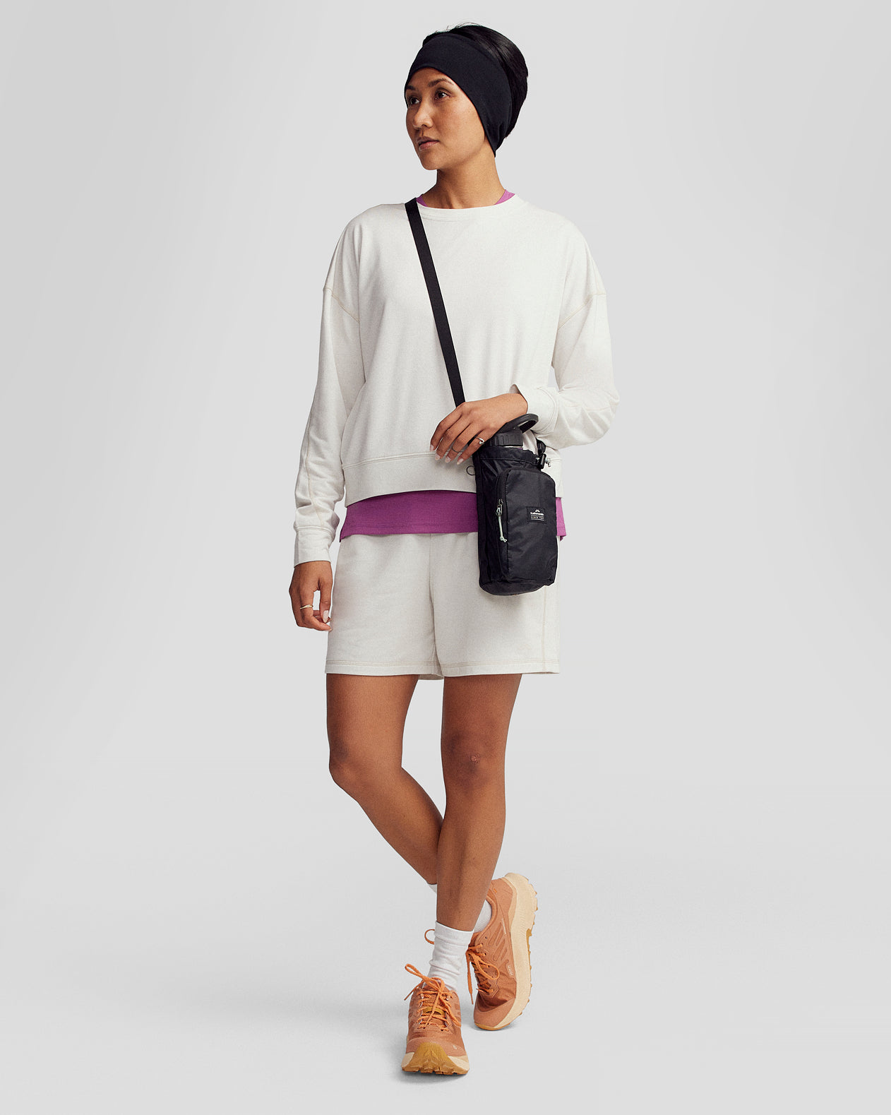 b1536_otf_womens_anytime_5inch_shorts_n_b_1754352353000