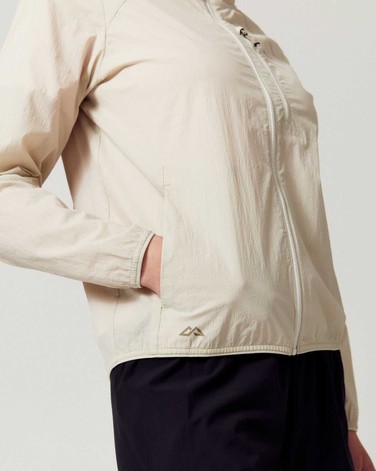 b1550_or8_womens_trailhead_windbreaker_d_1790025584000