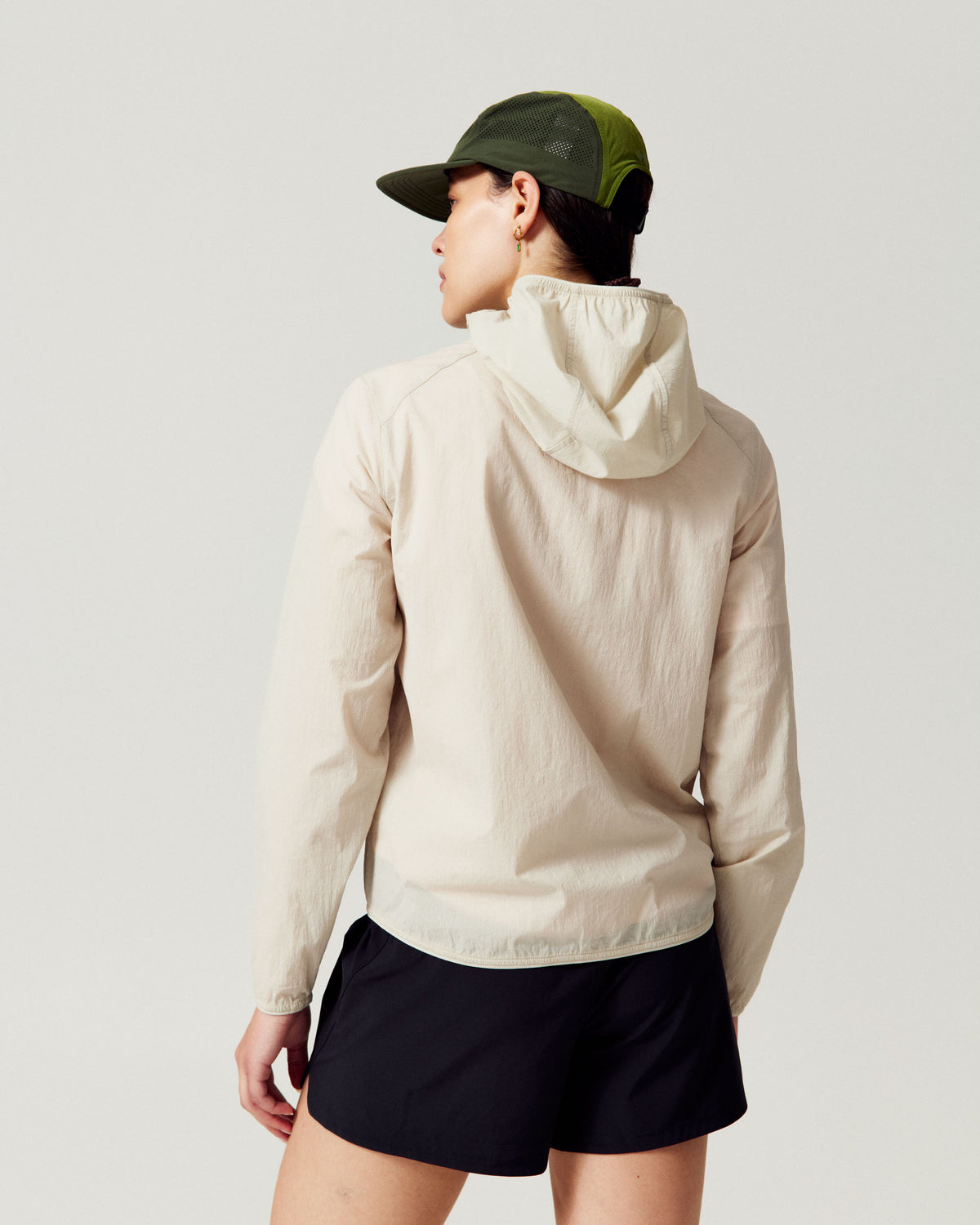 b1550_or8_womens_trailhead_windbreaker_g_1790025585000