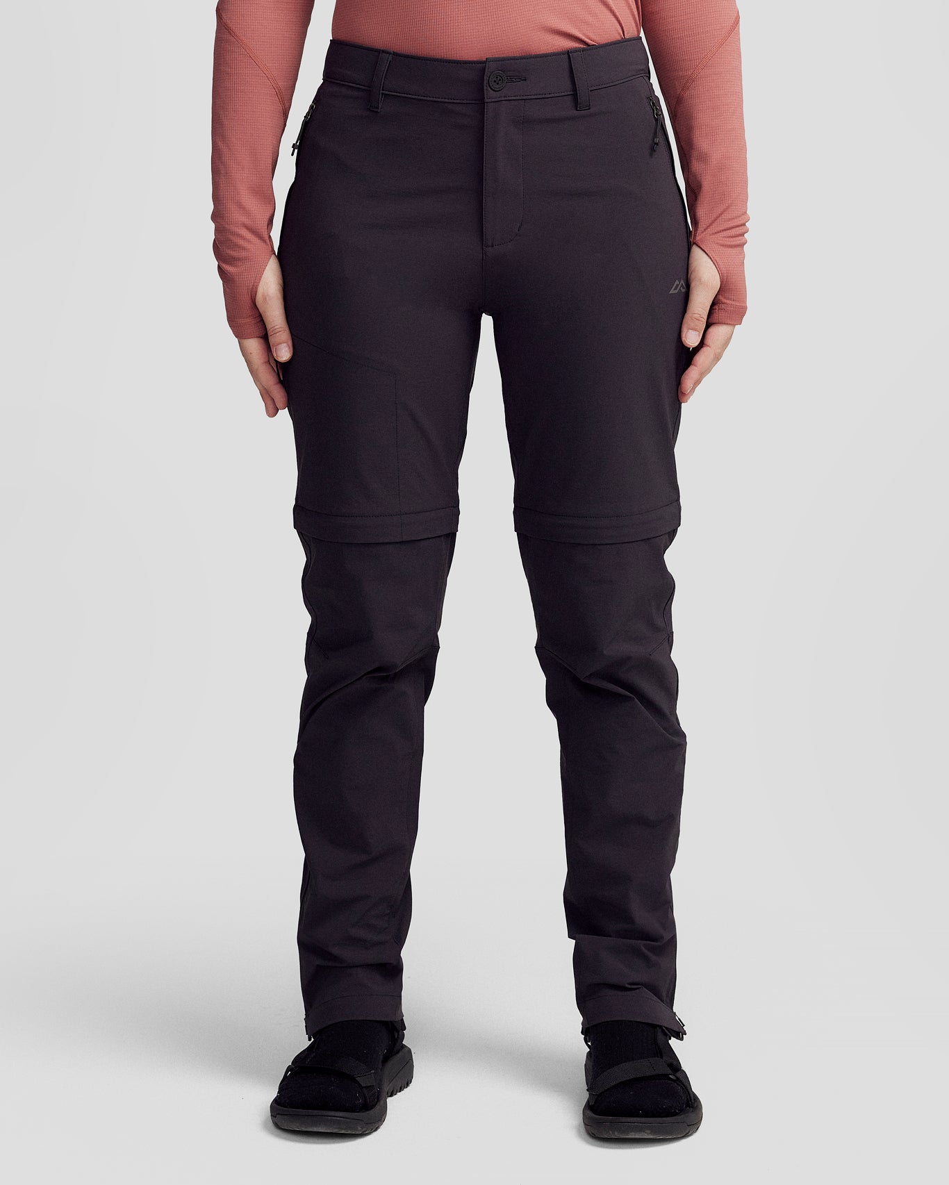 b1577_o4w_womens_ridge_convertible_pants_black_a_1366x1706_8be6a24_1756934202000