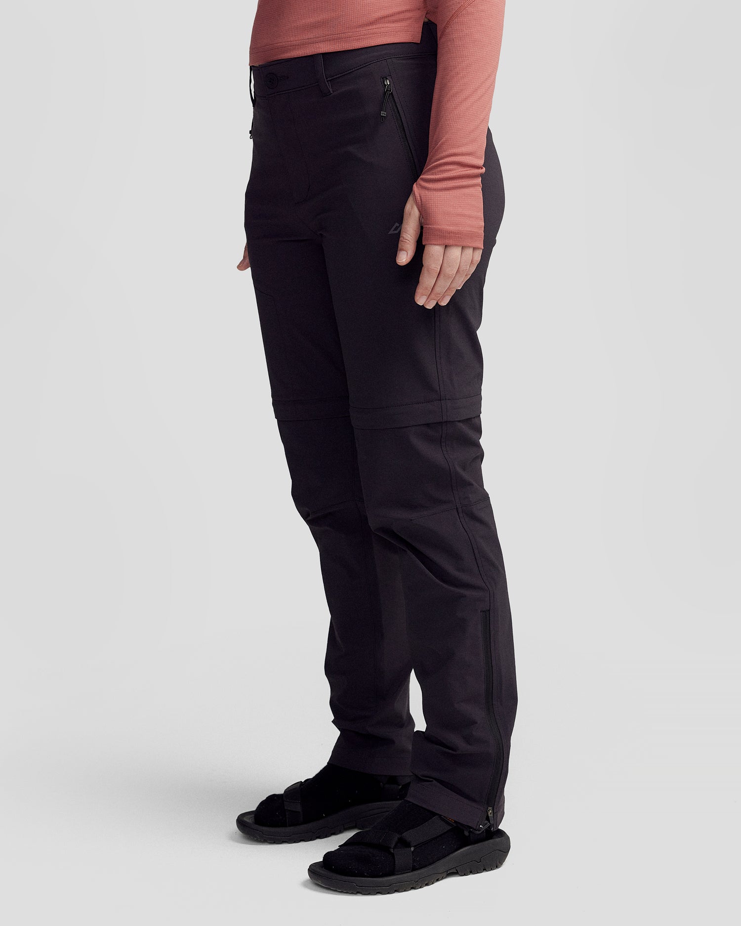 b1577_o4w_womens_ridge_convertible_pants_black_c_1500x1874_19f4542_1756934203000