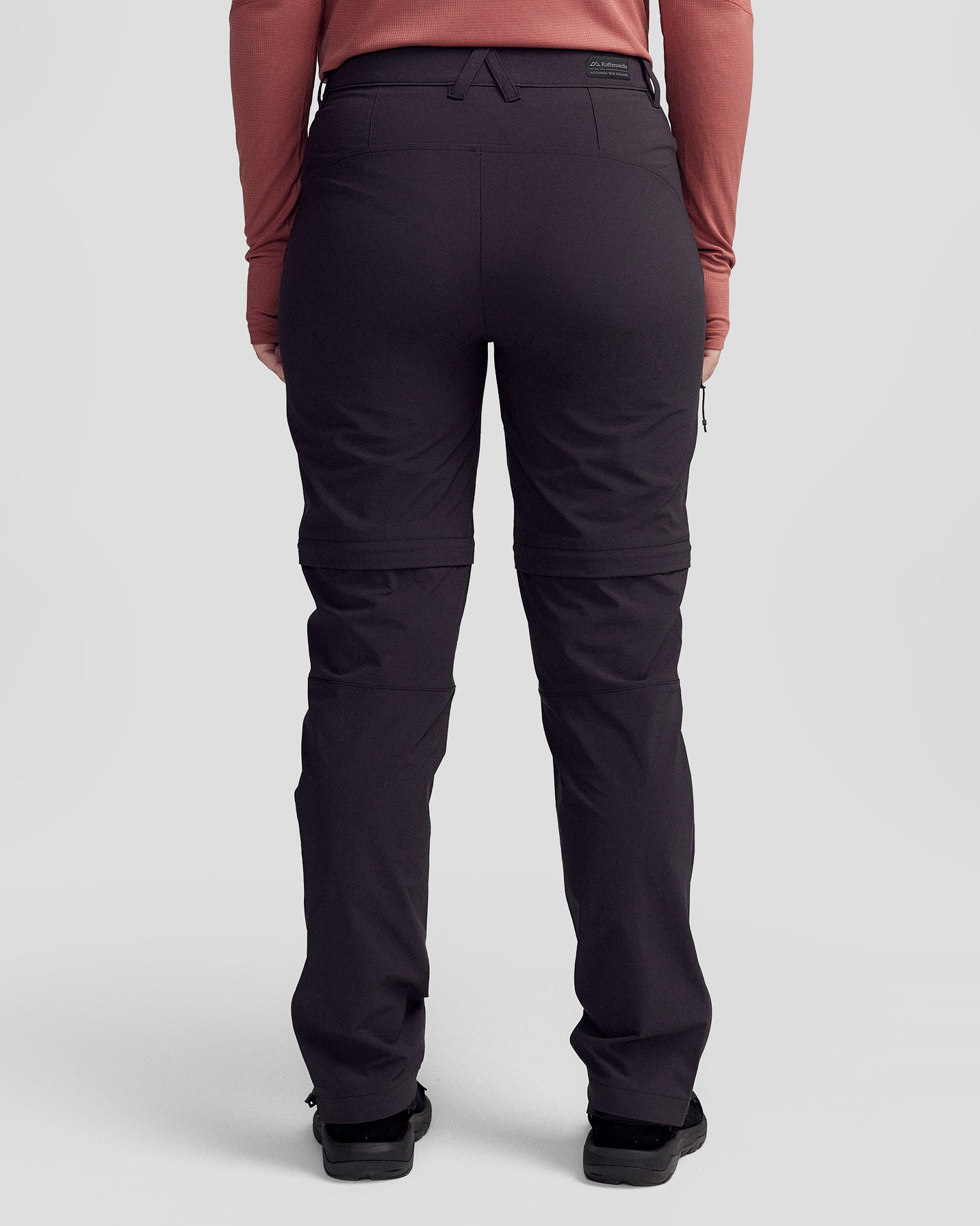 b1577_o4w_womens_ridge_convertible_pants_black_d_1432x1790_0778326_1756934203000