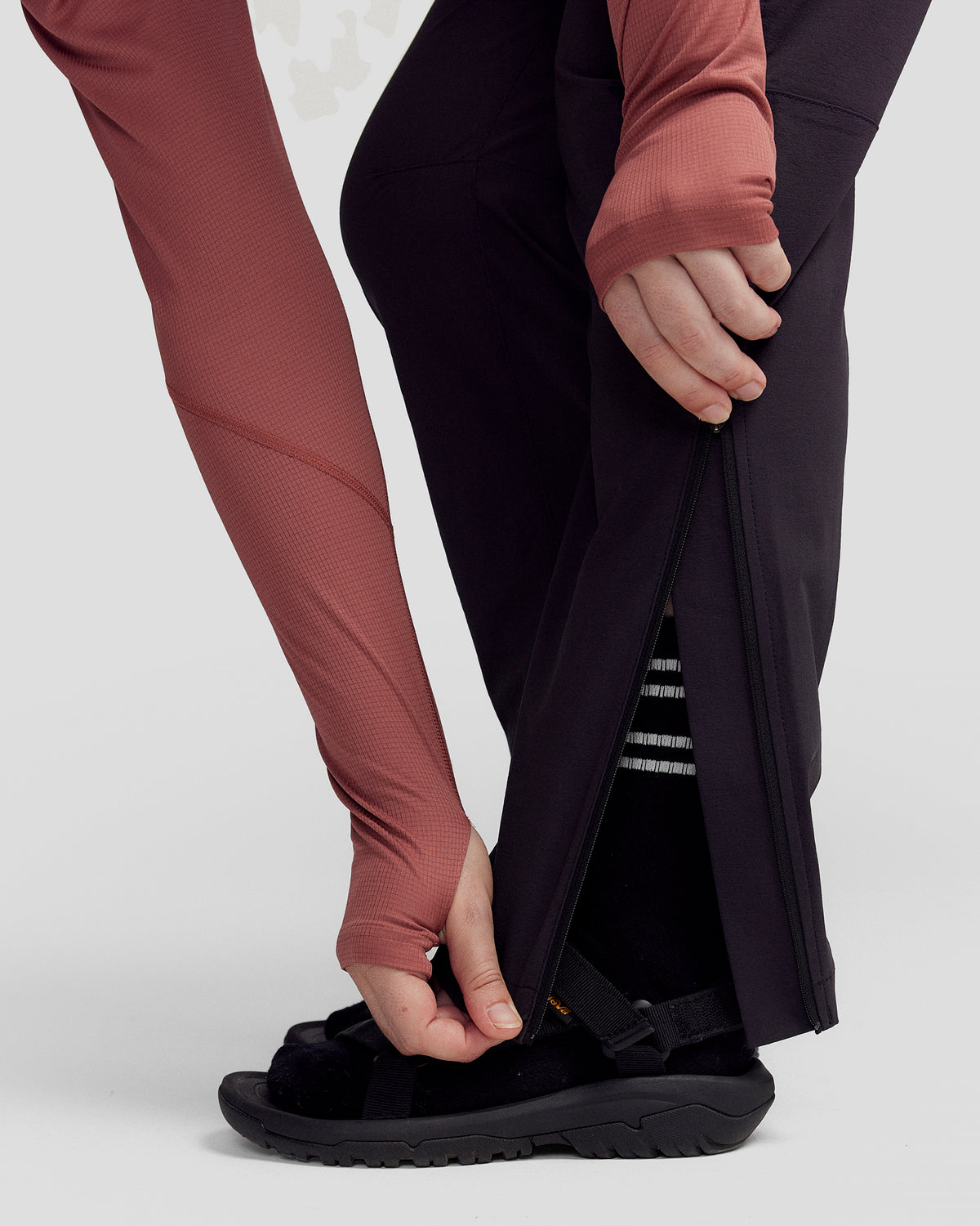 Women's Ridge Convertible Pants - Black Stingray – Kathmandu AU
