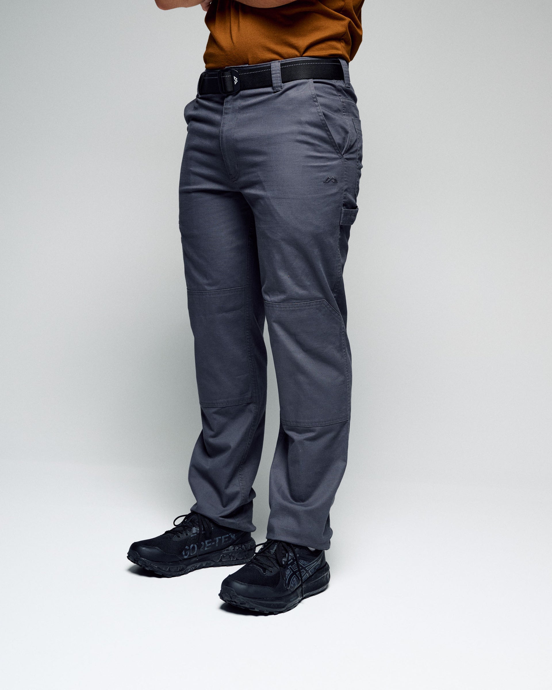 b1583_ofr_mens_weekend_cotton_pants_a_1775000151000