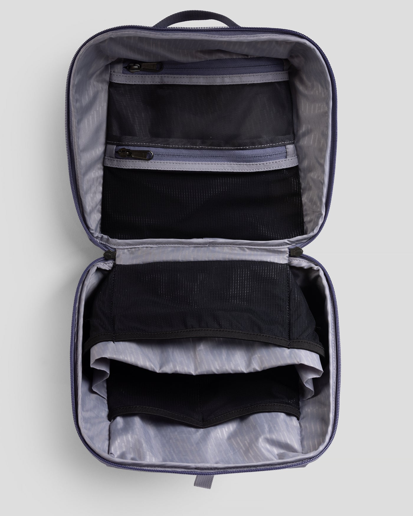 b1646_oi6_toiletry_wash_bag_purple_b_1600x2000_2a2e340_1756934091000