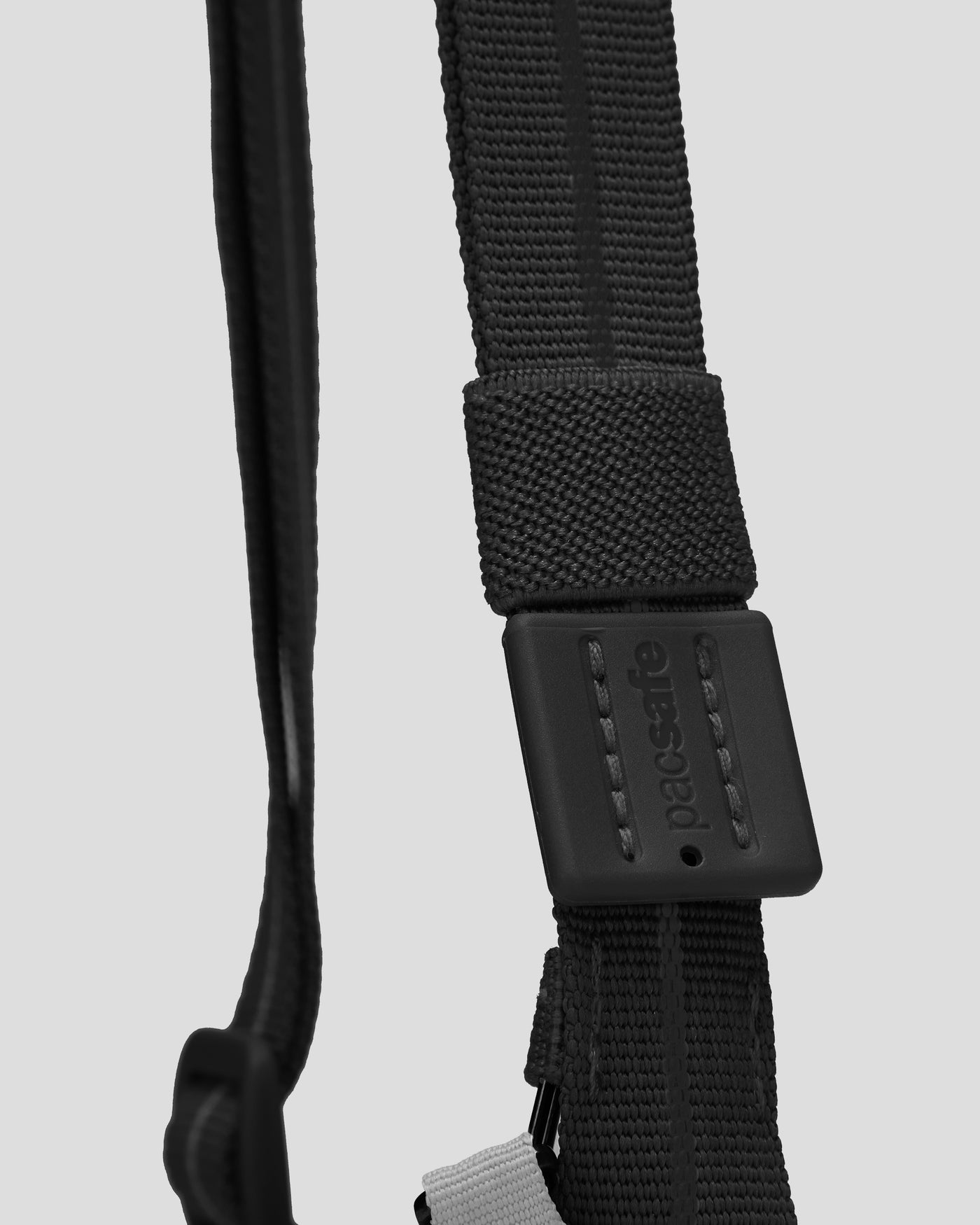 b1933_owe_pacsafe_go_tech_crossbody_l_1784780722000