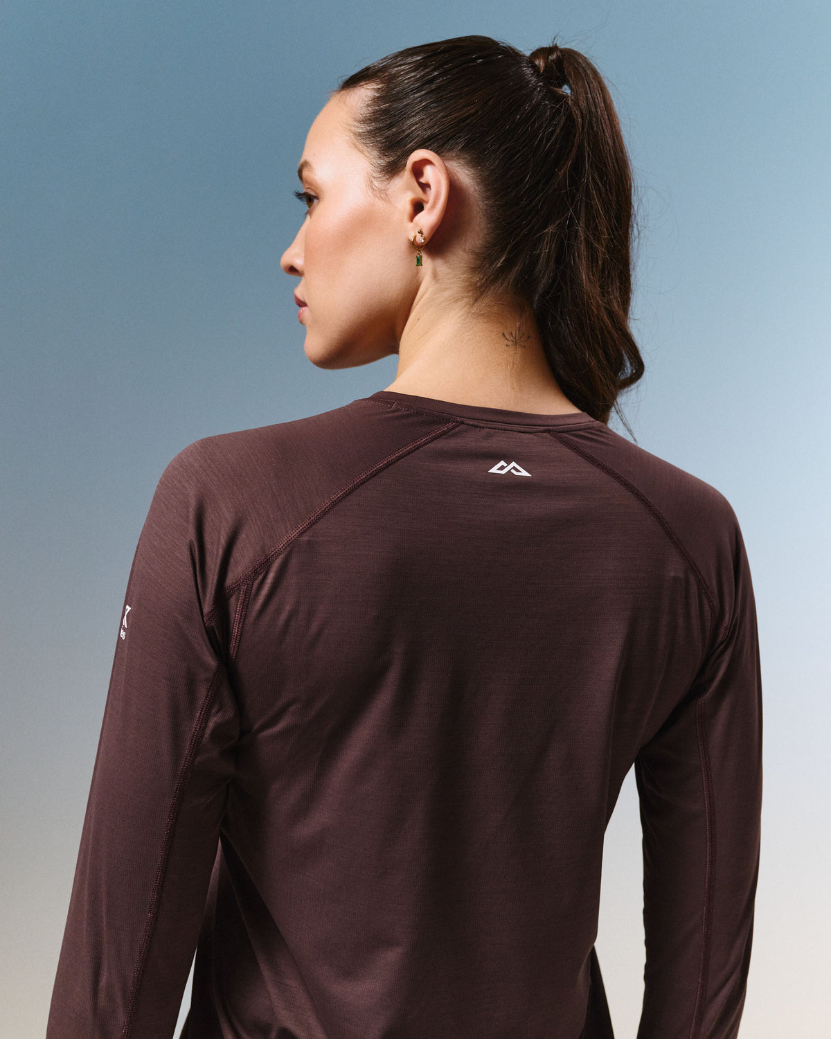 b2026_owq_womens_xt_series_deltapeak_lt_long_sleeve_top_e_1792619731000