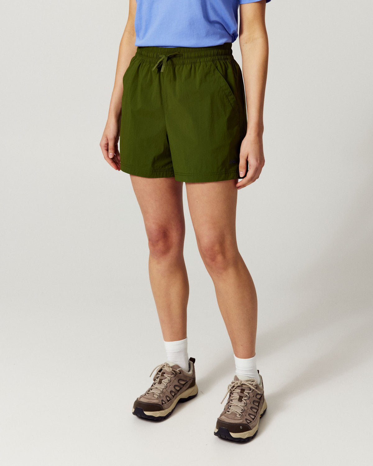 b2028_715_womens_trailhead_4_inch_shorts_v2_a_1790034531000