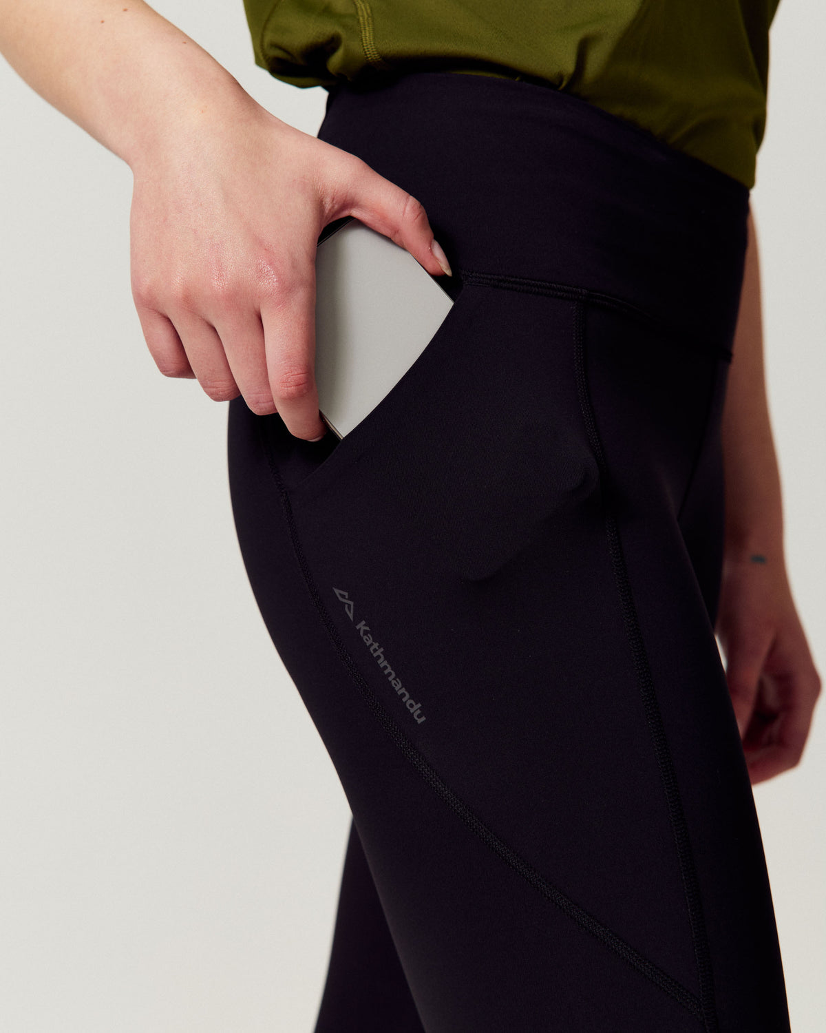 b2037_o4w_womens_seeker_7_8_leggings_v2_c_1790025570000