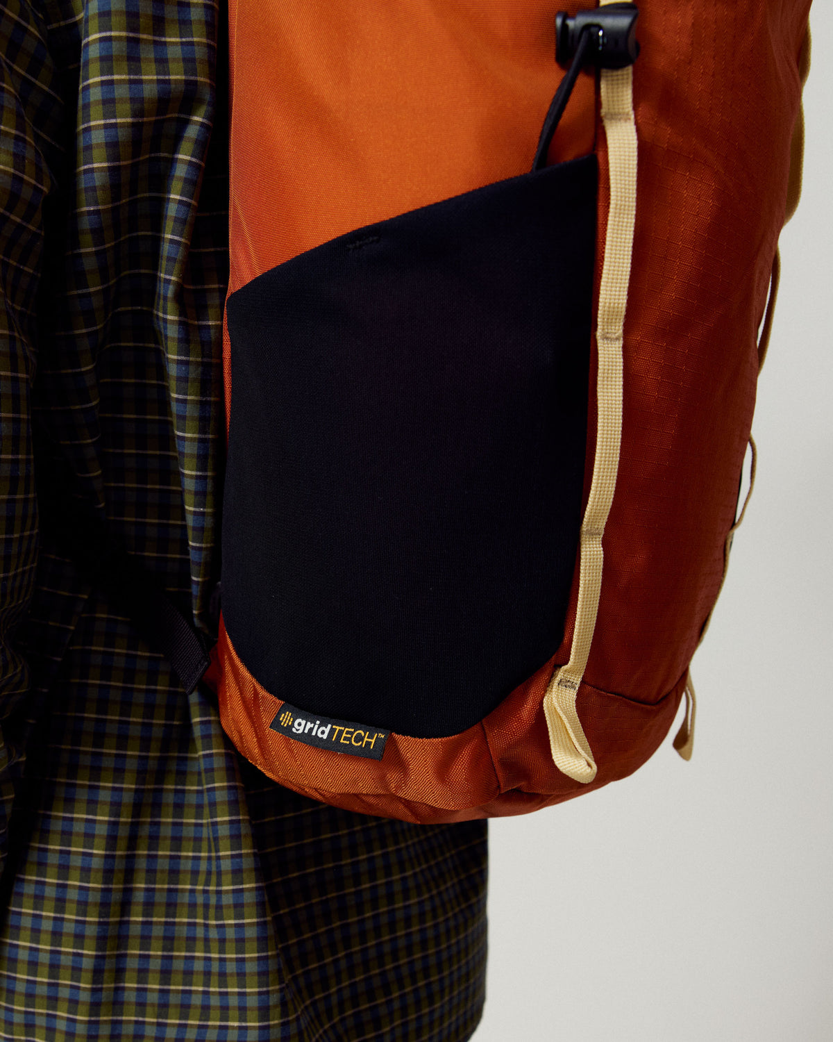 Interloper Gluon Pack - 18L - Ginger – Kathmandu AU