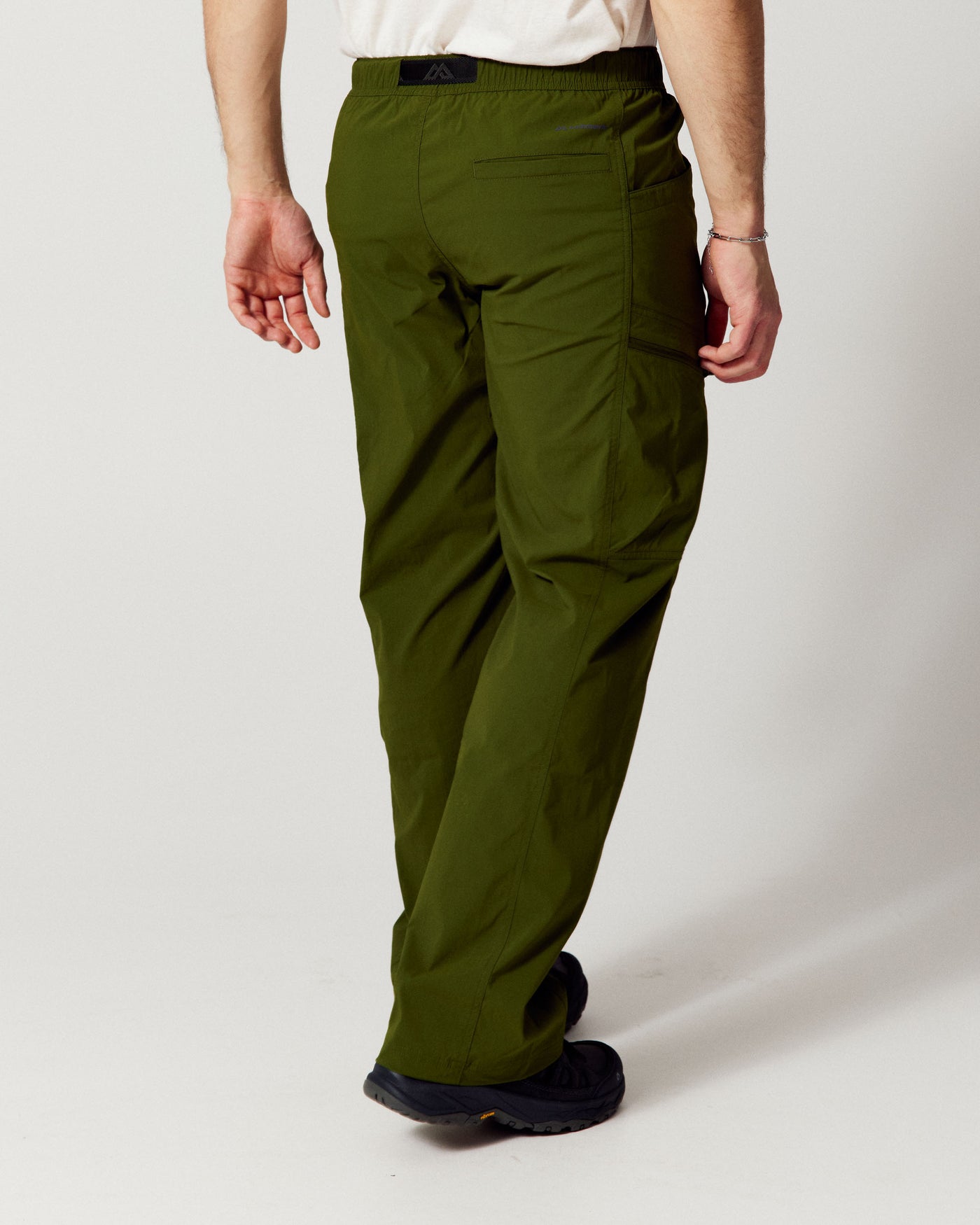 b2142_715_mens_trailhead_pants_c_1787183134000