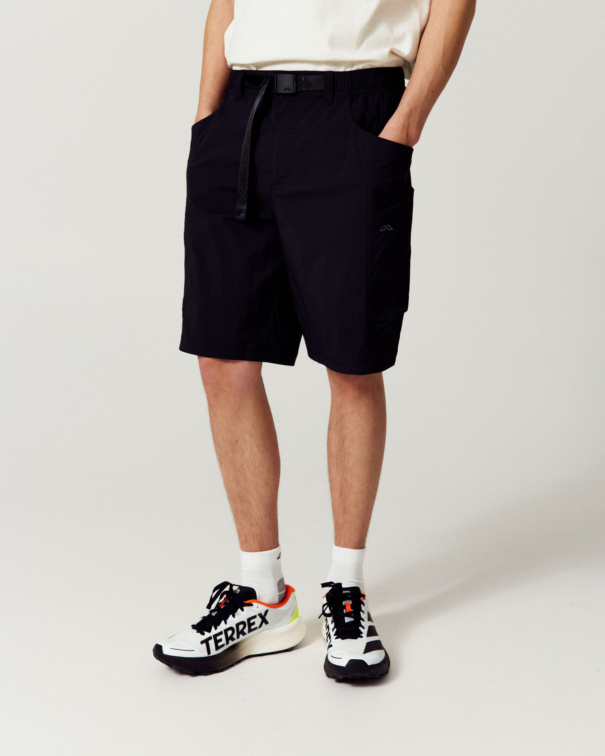 b2223_o4w_mens_trailhead_cargo_10_inch_shorts_a_1790034513000