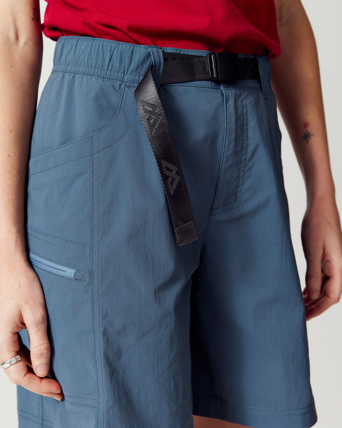 b2224_oyi_womens_trailhead_cargo_7_inch_shorts_d_1789084136000