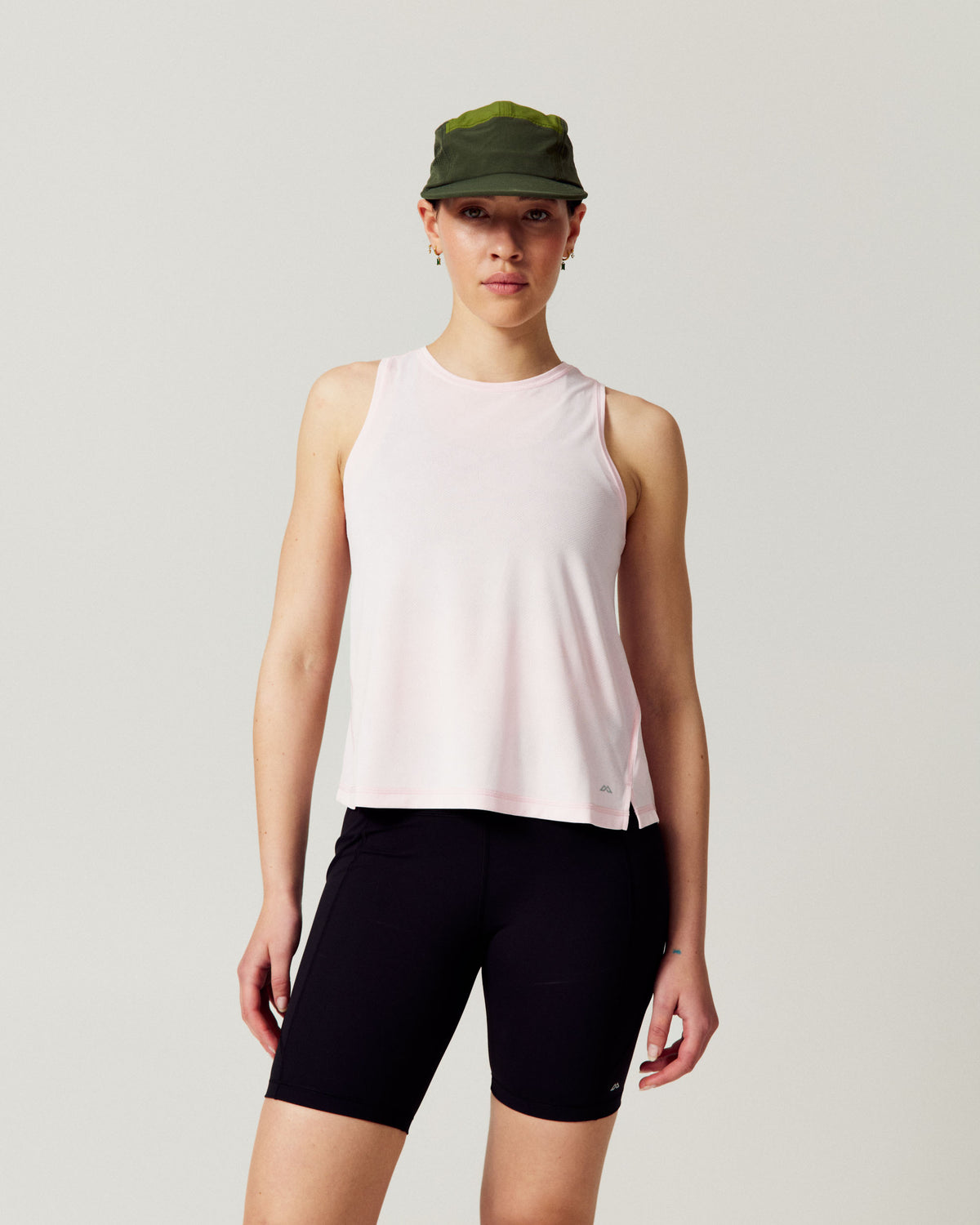 b2256_oyx_womens_seeker_tank_v2_a_1790025550000