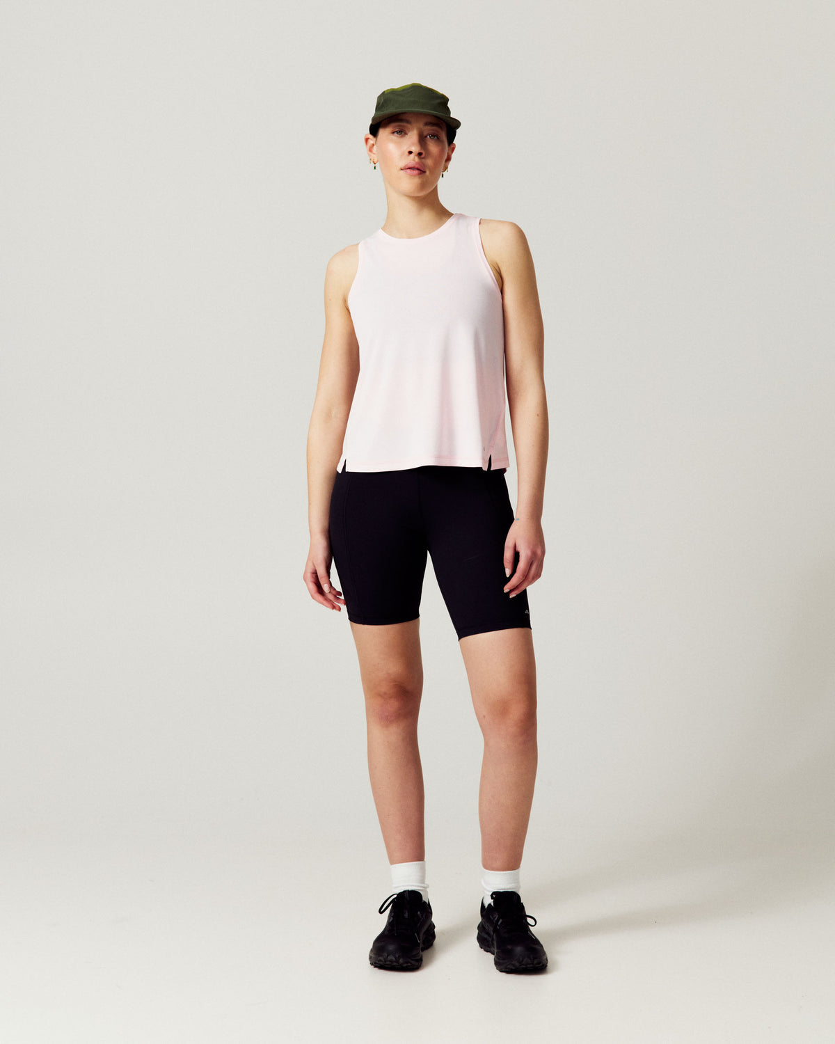 b2256_oyx_womens_seeker_tank_v2_b_1790025550000