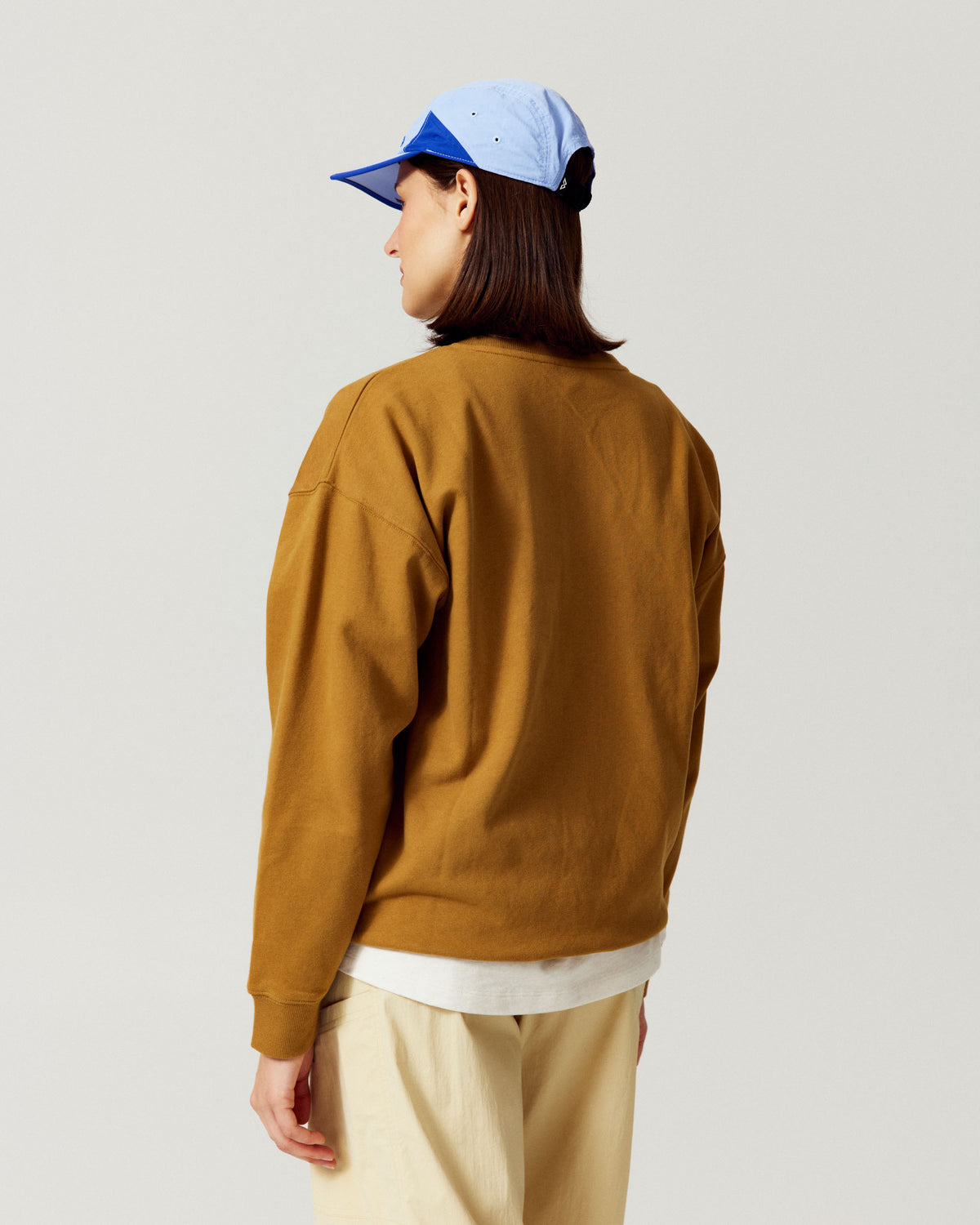 b2553_nza_womens_twin_peaks_relaxed_crew_e_1790034502000