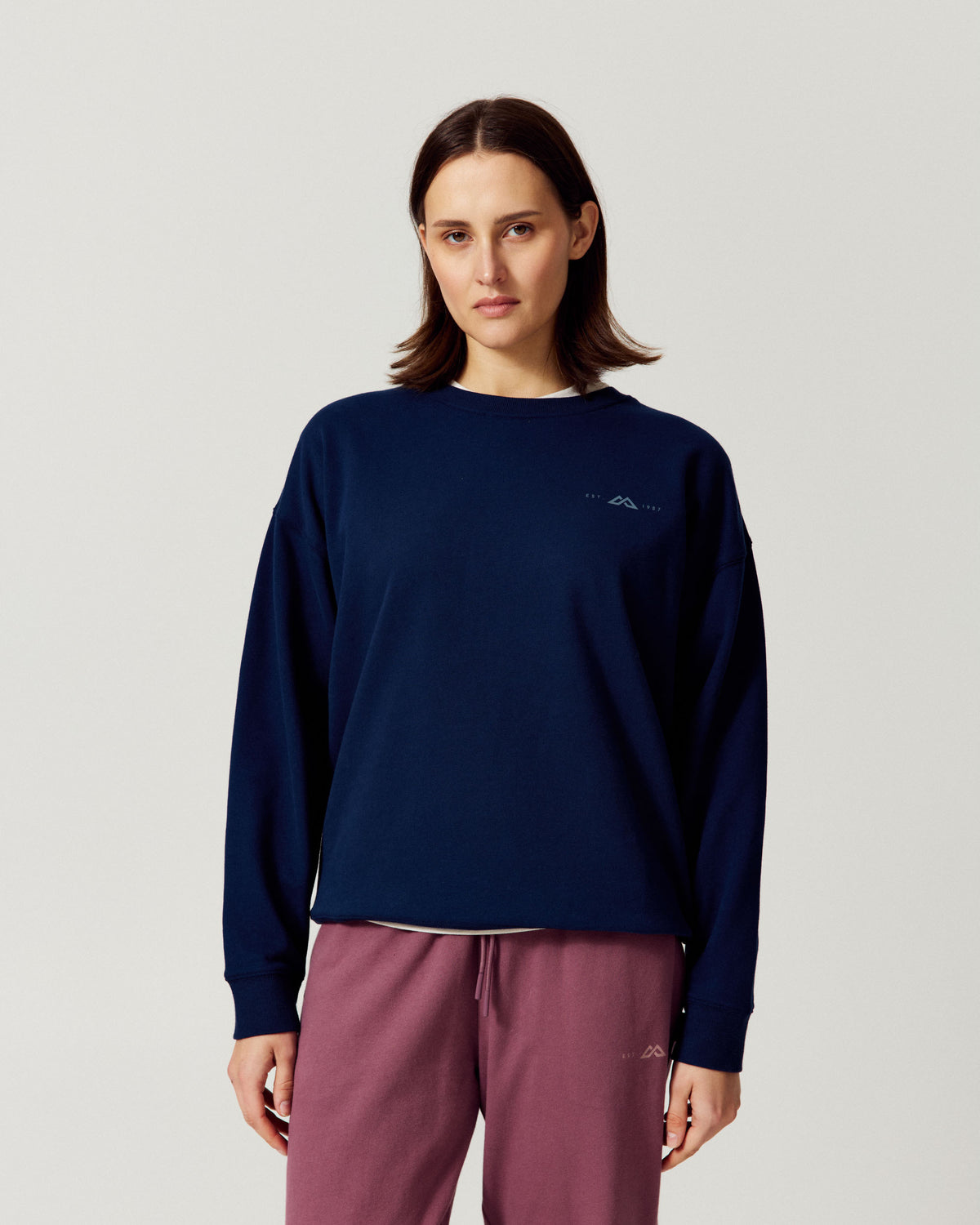 b2553_ou3_womens_twin_peaks_relaxed_crew_a_1790034502000