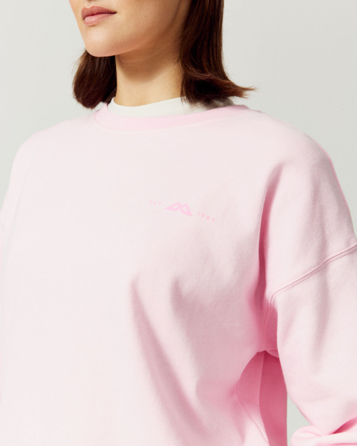 b2553_oyx_womens_twin_peaks_relaxed_crew_c_1790034503000