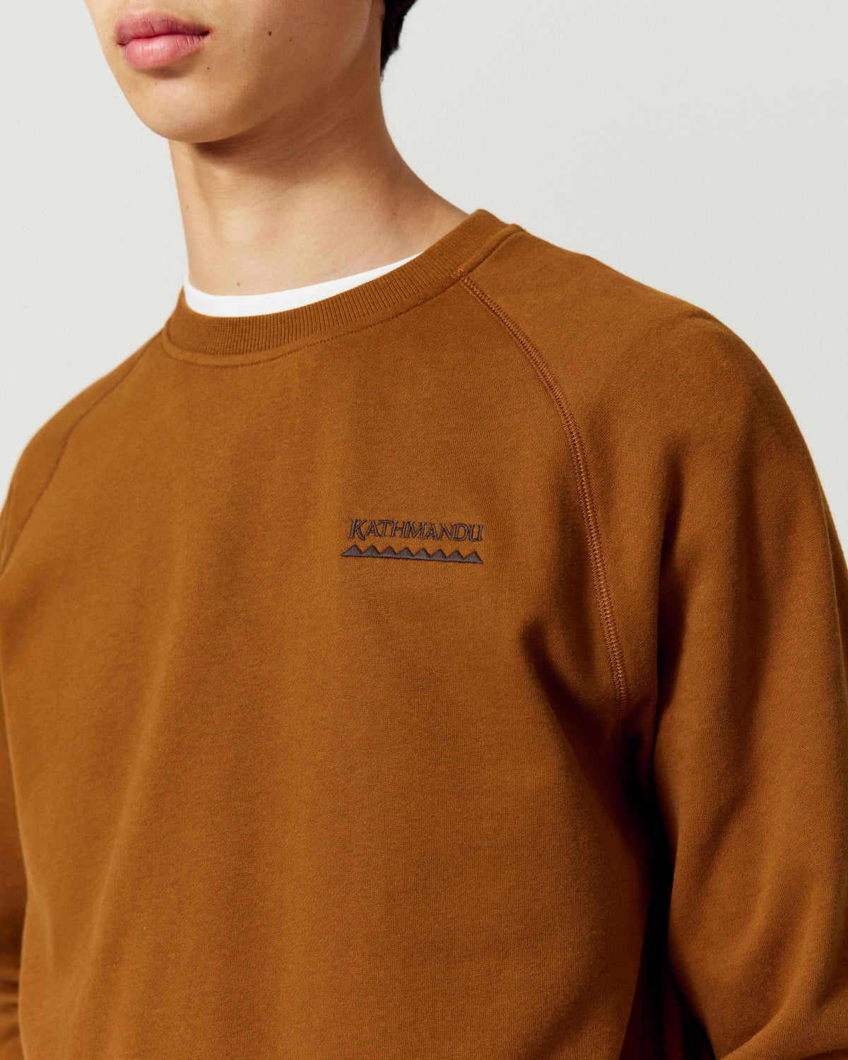 b2555_805_mens_embroidered_heritage_crew_d_1790034496000