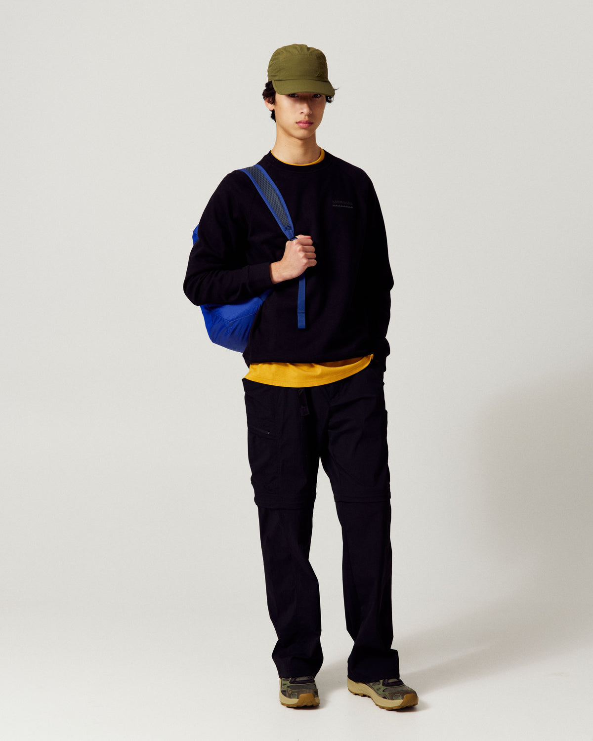 b2555_o4w_mens_embroidered_heritage_crew_b_1790034497000