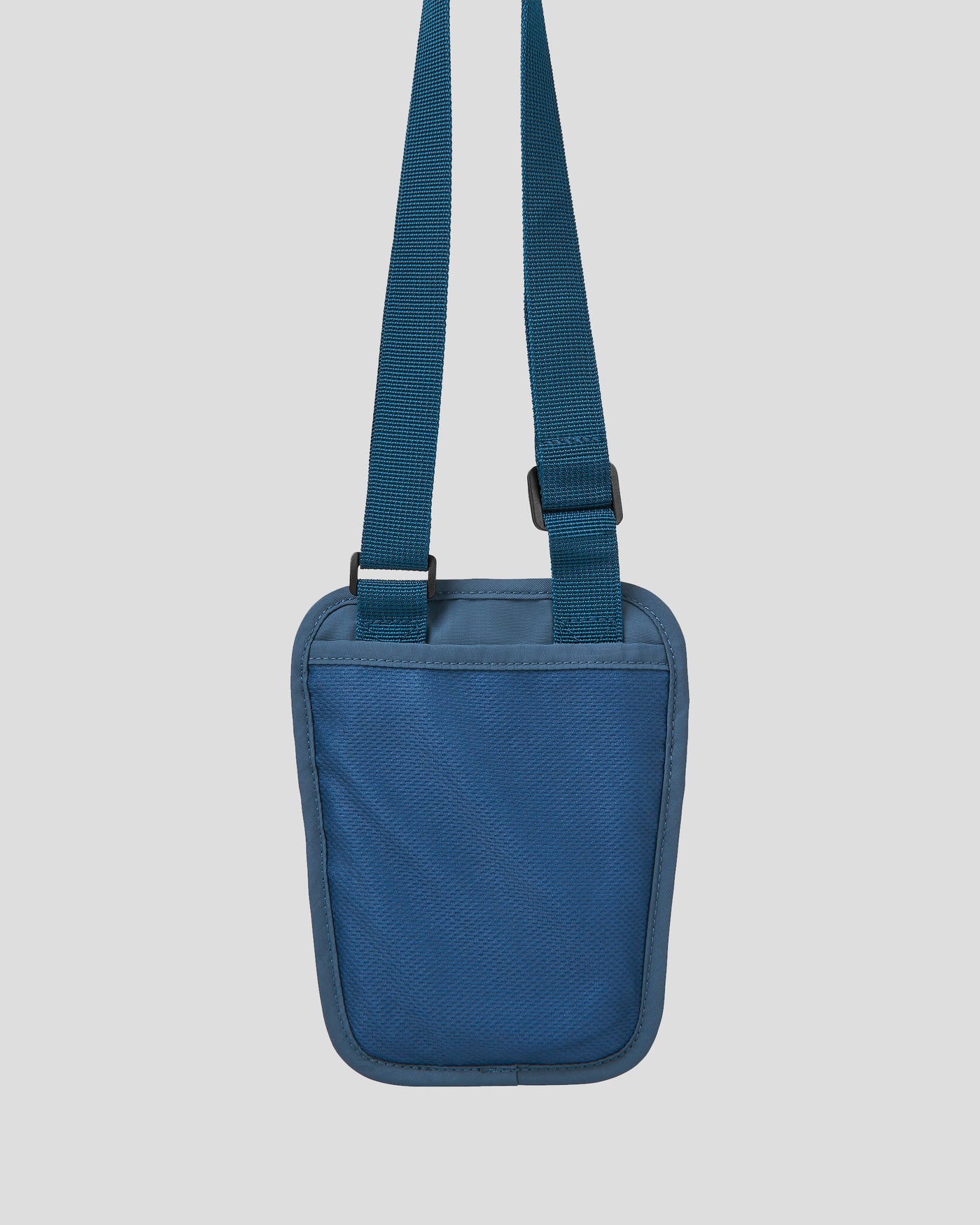 b2673_602_go_travel_rfid_passport_pouch_b_2000x2500_9ccac2e_1762922118000