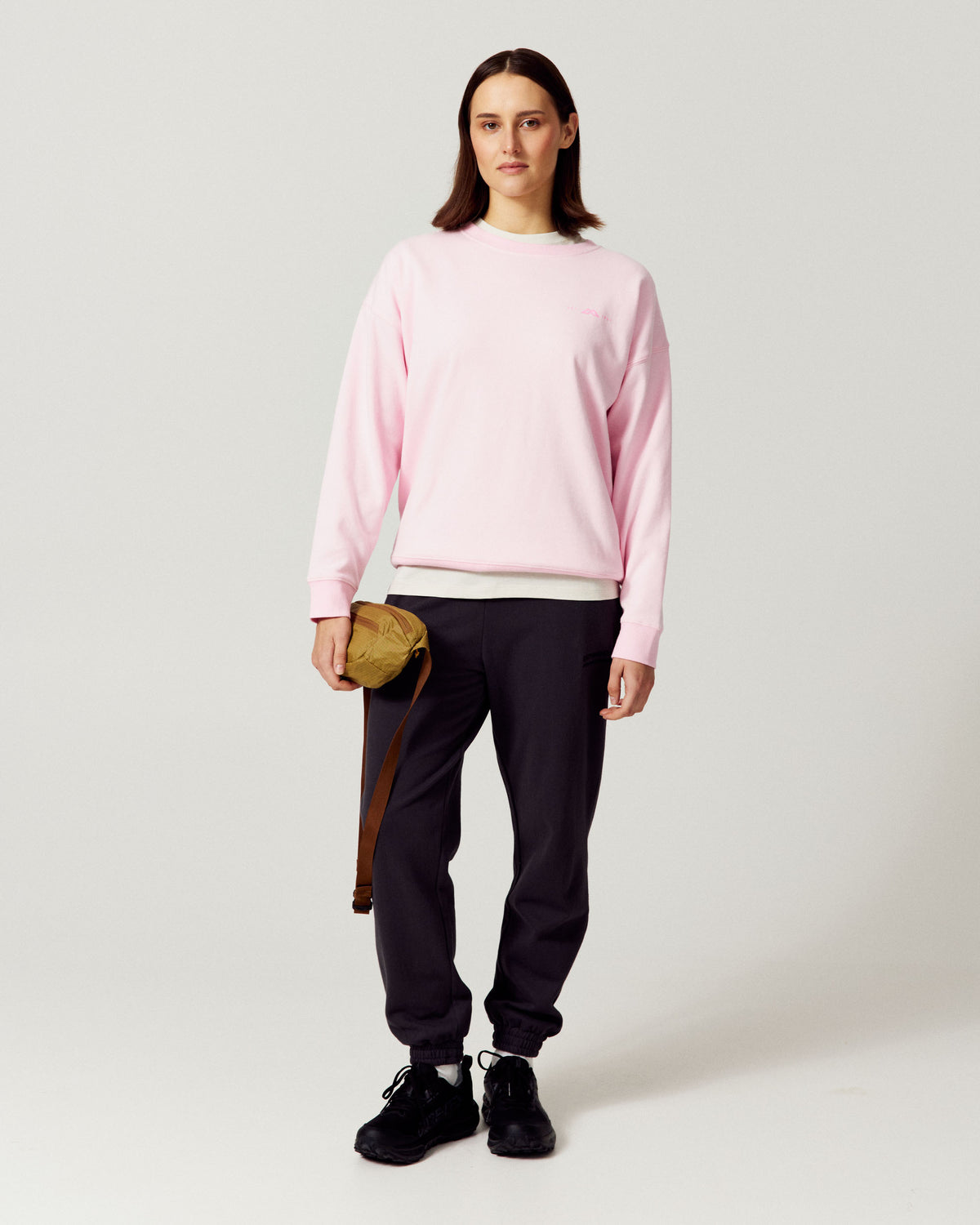 b2735_otk_womens_embroidered_heritage_joggers_b_1790034479000