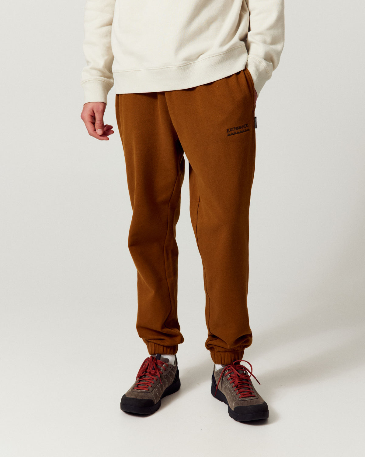 b2738_805_mens_embroidered_heritage_joggers_a_1790034476000