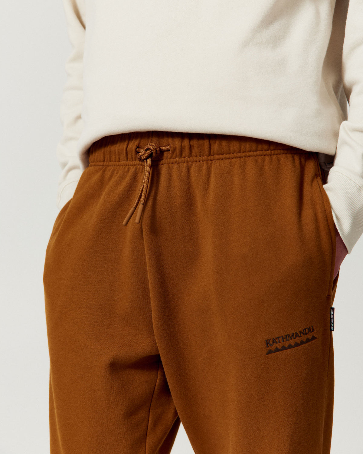 b2738_805_mens_embroidered_heritage_joggers_e_1790034476000