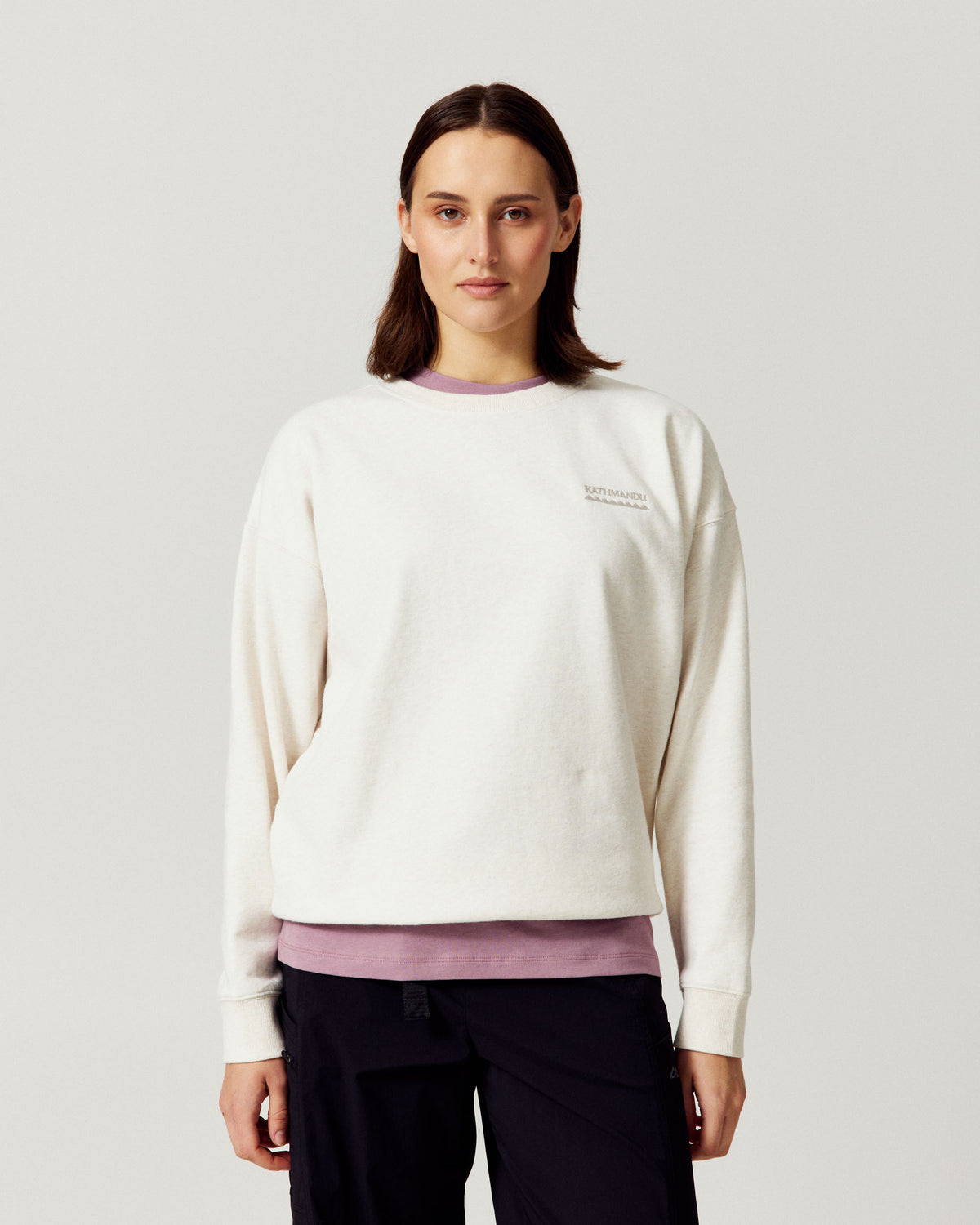 b2740_p33_womens_embroidered_heritage_crew_a_1790034470000
