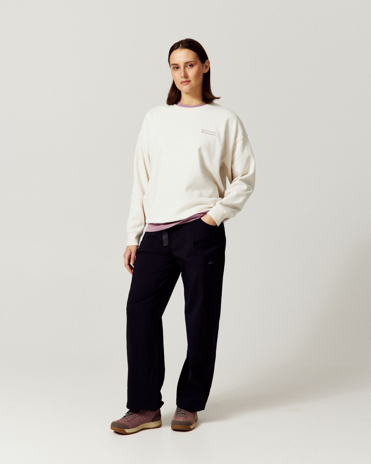 b2740_p33_womens_embroidered_heritage_crew_b_1790034470000