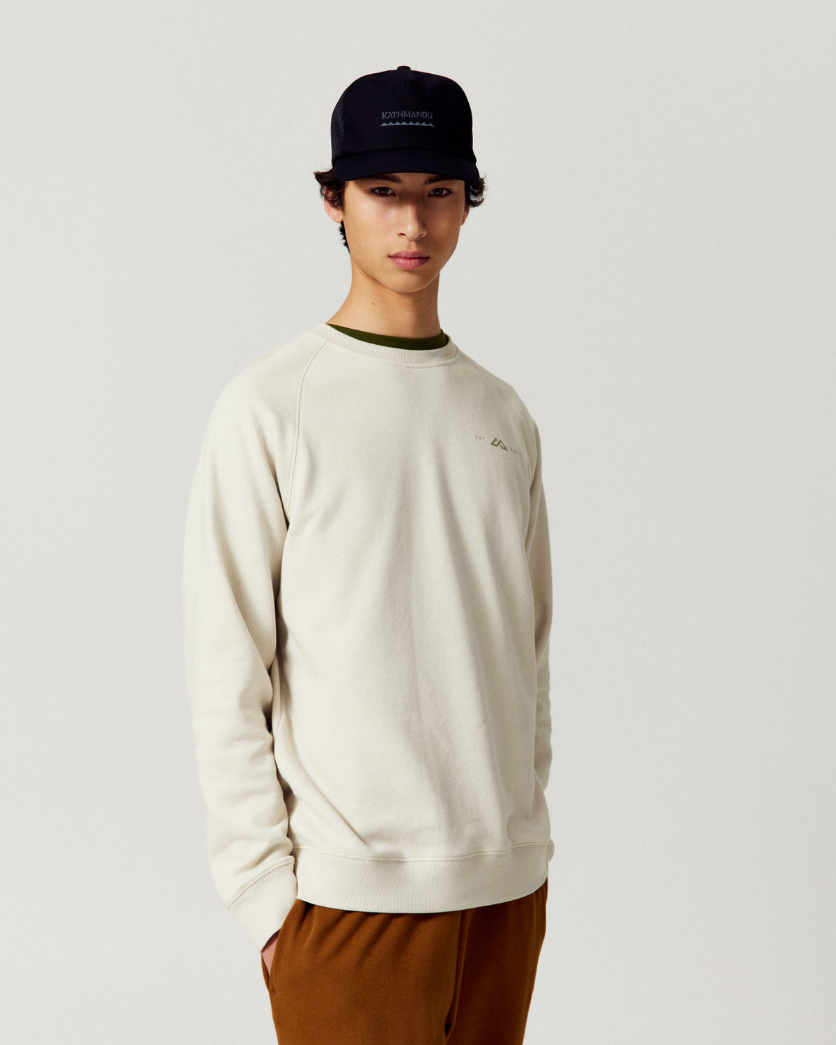 b2741_oyh_mens_twin_peak_logo_crew_a_1790034472000
