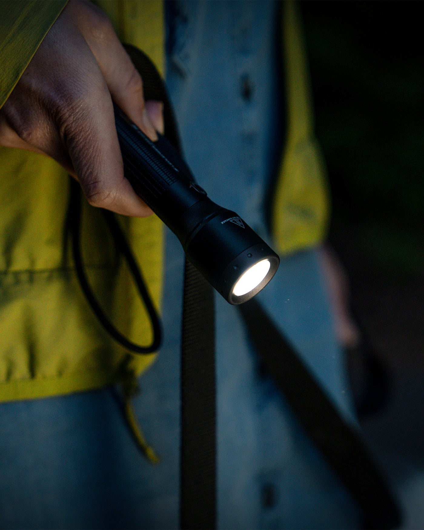 b2827_902_ledlenser_p7r_core_1400lm_recharge_flashlight_d_1770087811000